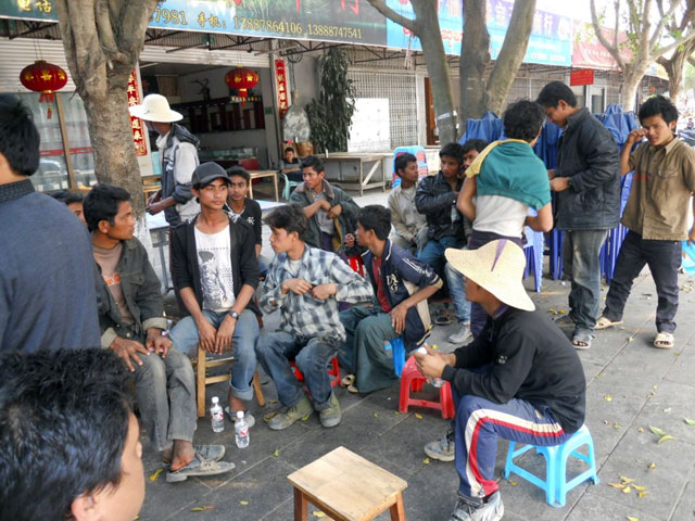 http://1.bp.blogspot.com/-Pltqz8bdN3w/UAeSWWUHPAI/AAAAAAAAn2Y/MLda6F14Z-M/s1600/China-and-Burma-border.jpeg