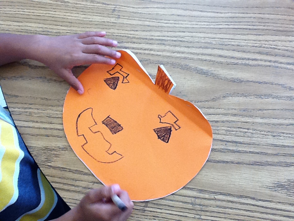 Little Miss Glamour Goes To Kindergarten: apples & pumpkins {and leaves