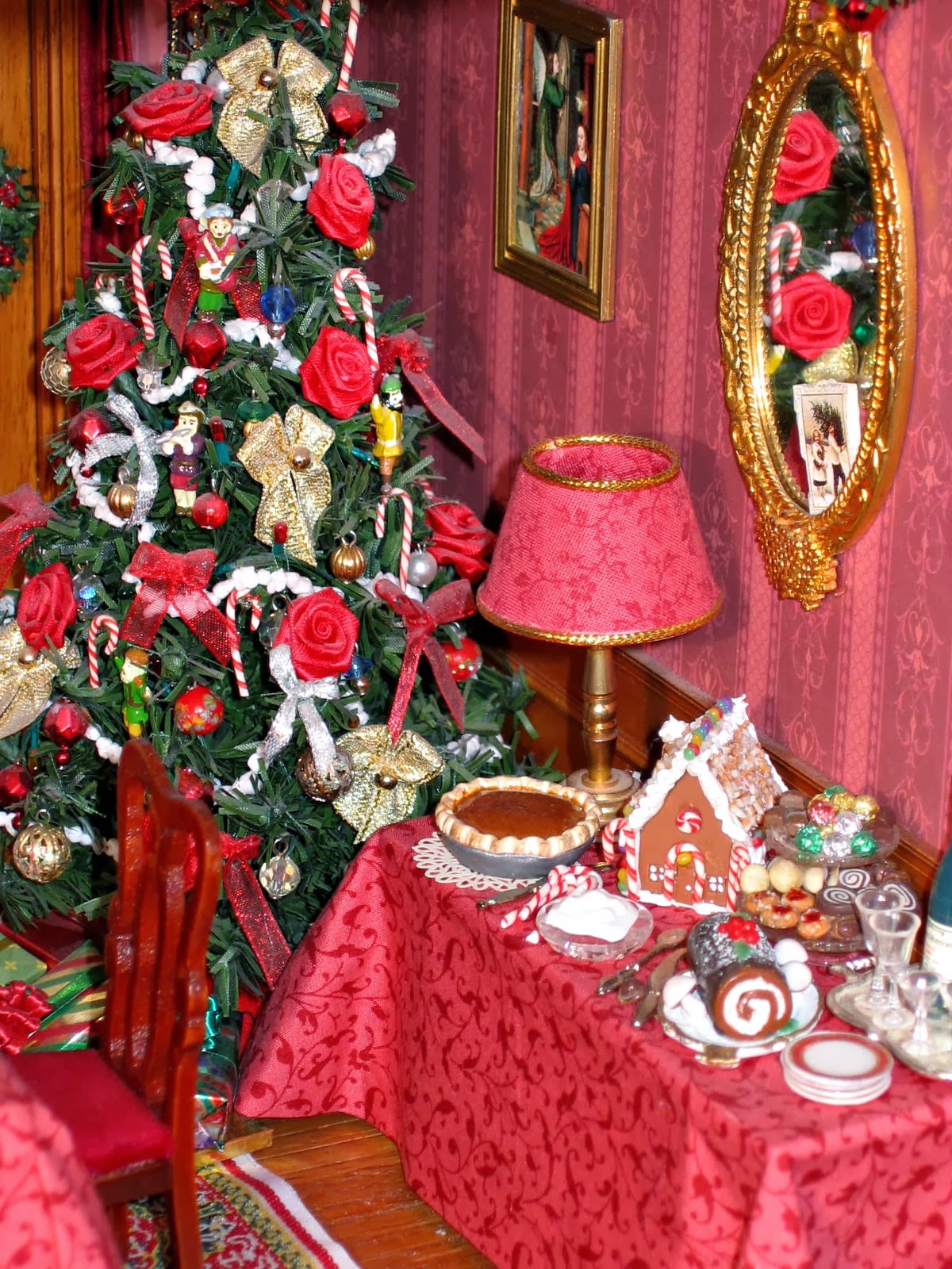 BluKatKraft Dollhouse Miniatures Christmas Room Box 112 scale