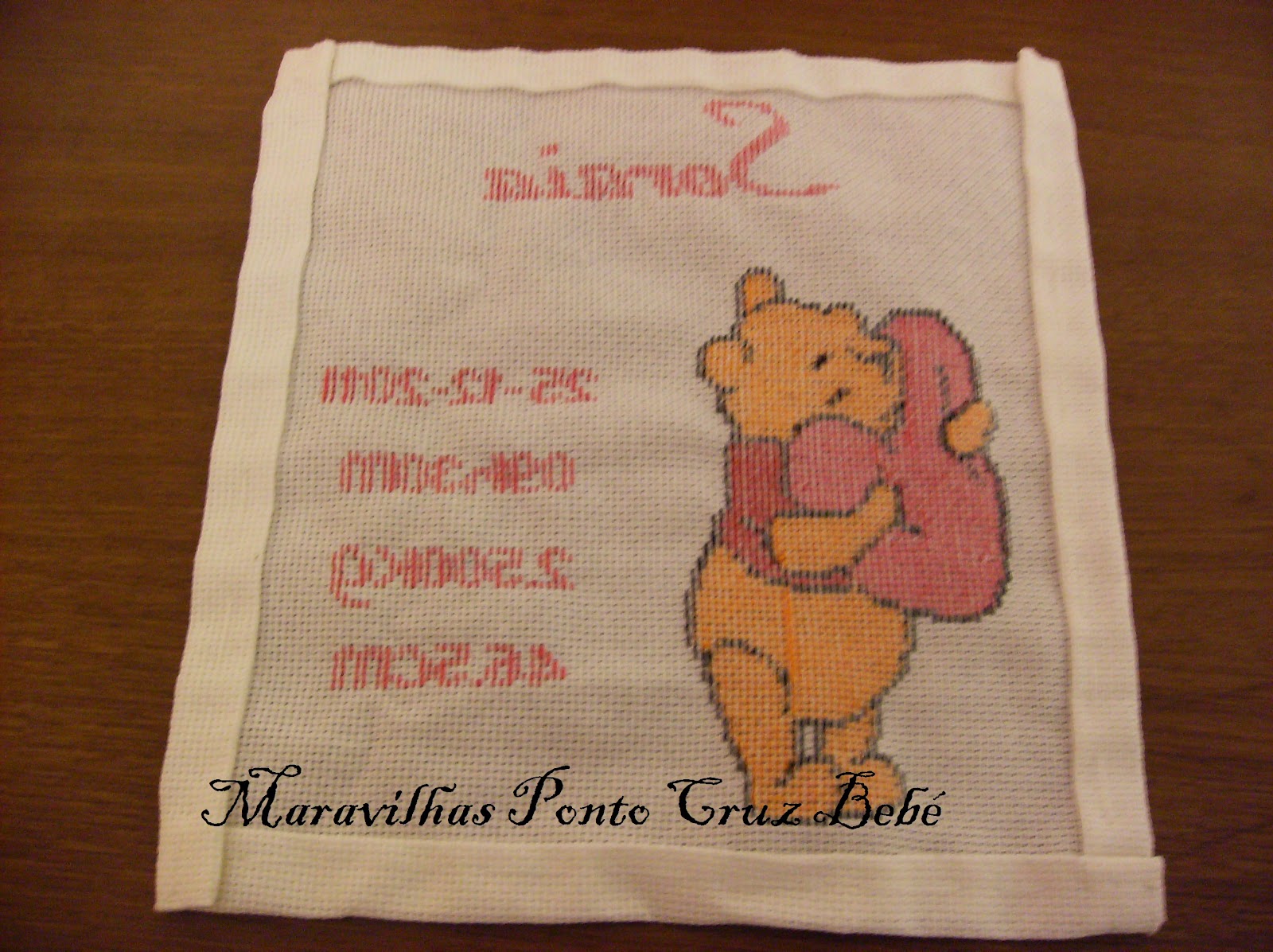 Maravilhas em Ponto Cruz Bebé: quadro de nascimento com winnie the pooh
