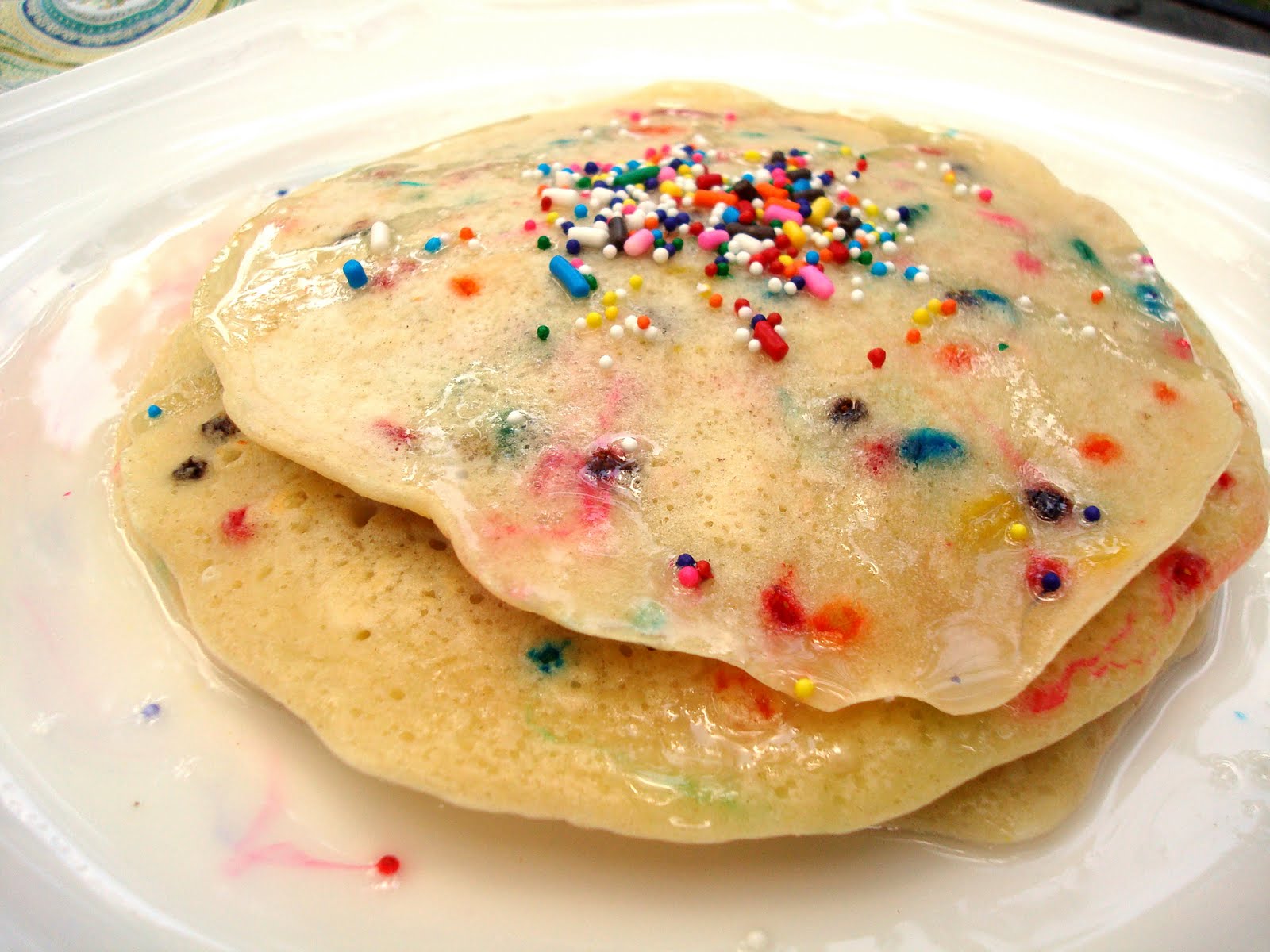 Ommy Noms Cake Batter Pancakes