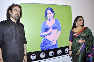 Vidya Balan at Viveek Sharma's art exhibition gallery