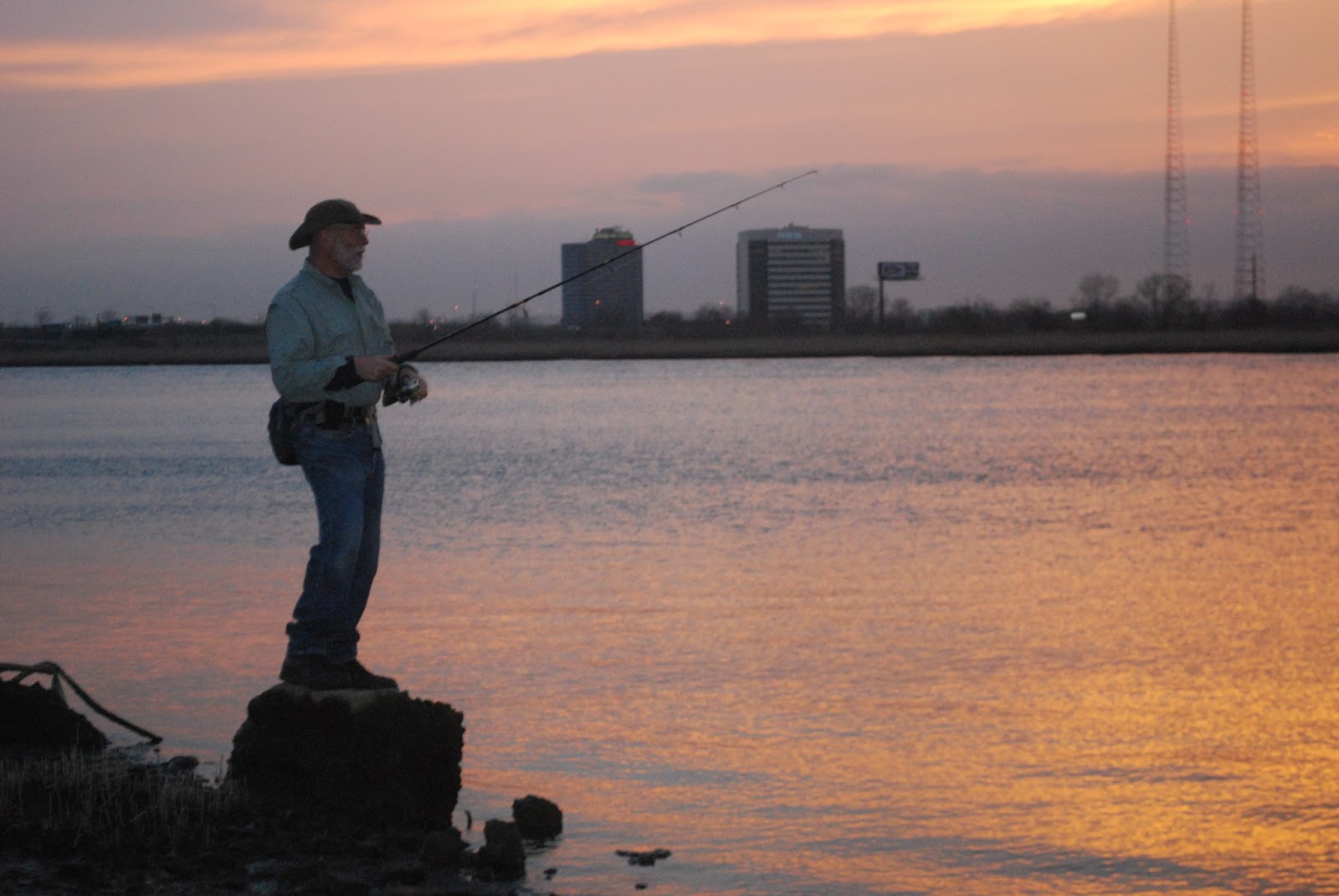 Litton's Fishing Lines No Fishing at DeKorte Park/Tried for Stripers