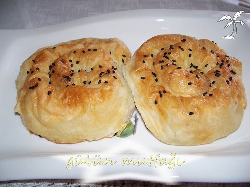 GÜLÜN MUTFAĞI KABAKLI GÜL BÖREK