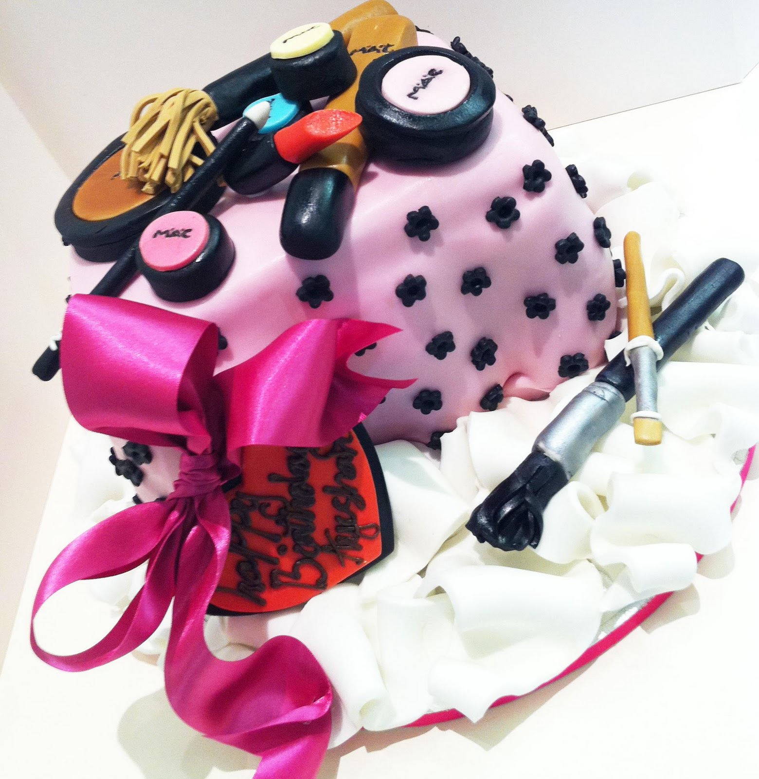 make up bag cake