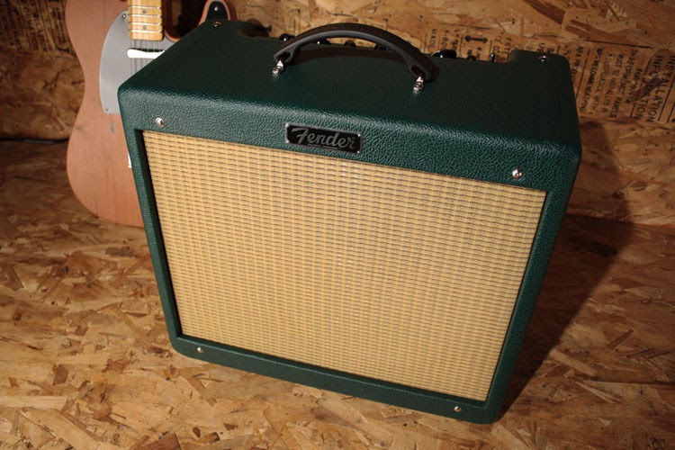 Fender Blues Jr. III "Humboldt" Hot Rod Amp Stratocaster Guitar