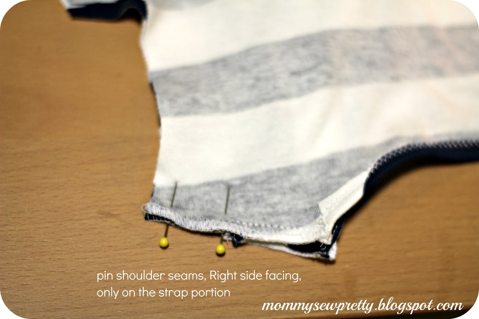 mommy sew pretty Stripe Knot Dress A Tutorial