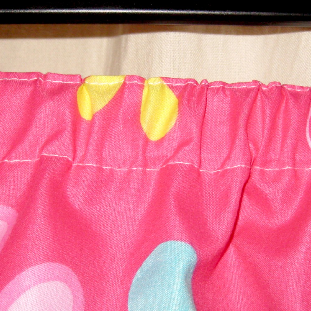 Martisanne Handmade How to recycle a pillowcase in to a little girls
