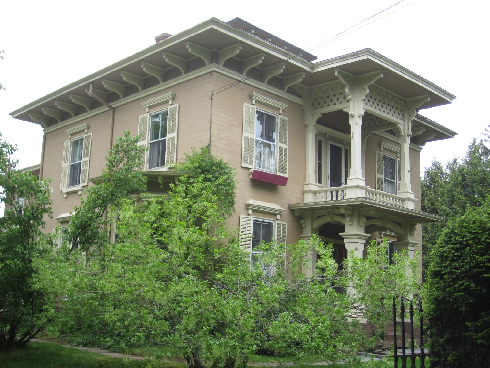 The Picturesque Style Italianate Architecture The Byron Loomis House