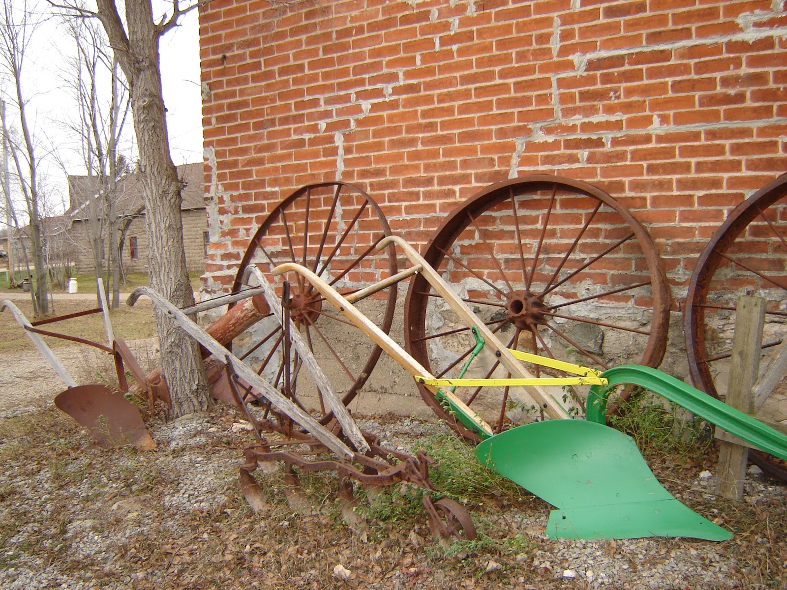 Olde Plow Shoppe Antiques, Primitives and Collectables Buying Plows