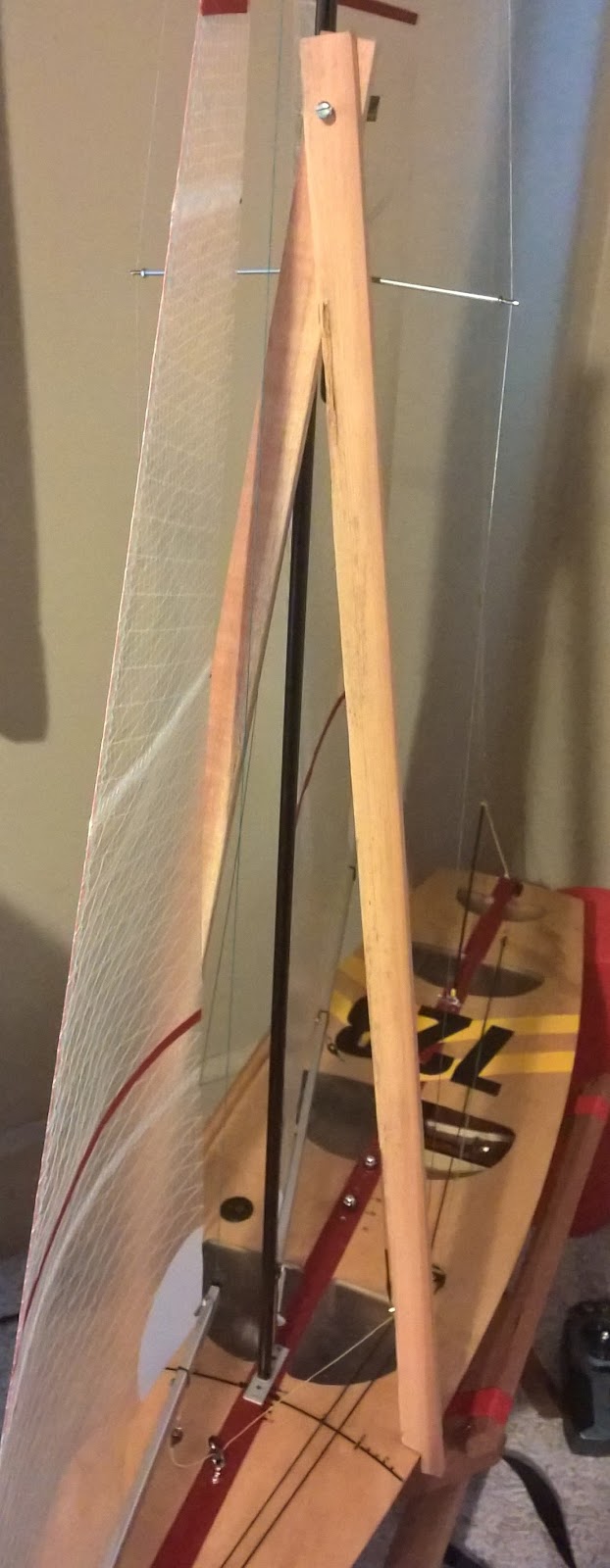 Mast calipers for a straight RC Sailboat mast