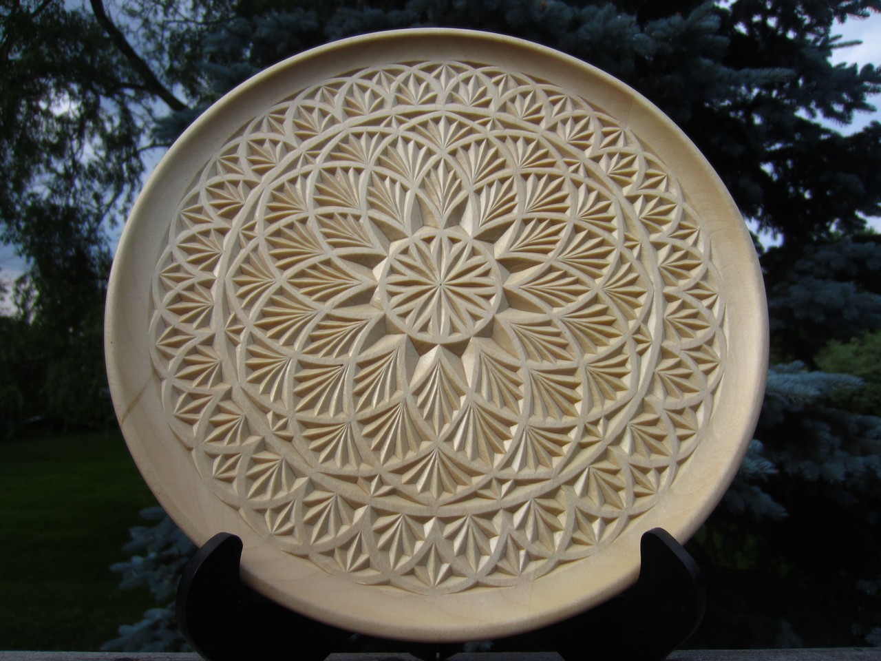 Ales the woodcarver Finished chip carved plate