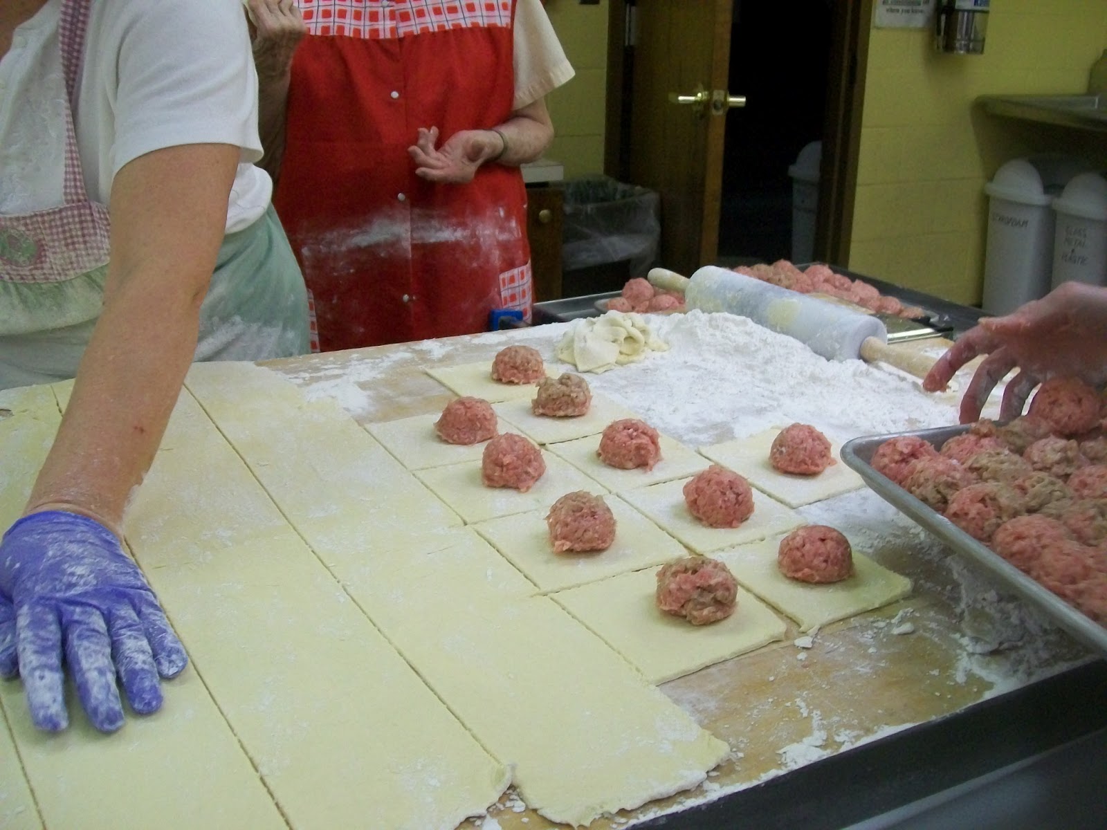 Michigan Cottage Cook HOW TO MAKE DUTCH PIGS IN A BLANKET6,000 AT A