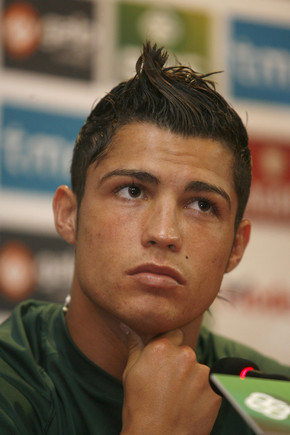 Cristiano Ronaldo Hair on To Twitter Share To Facebook Labels Cristiano Ronaldo Hairstyle 2012