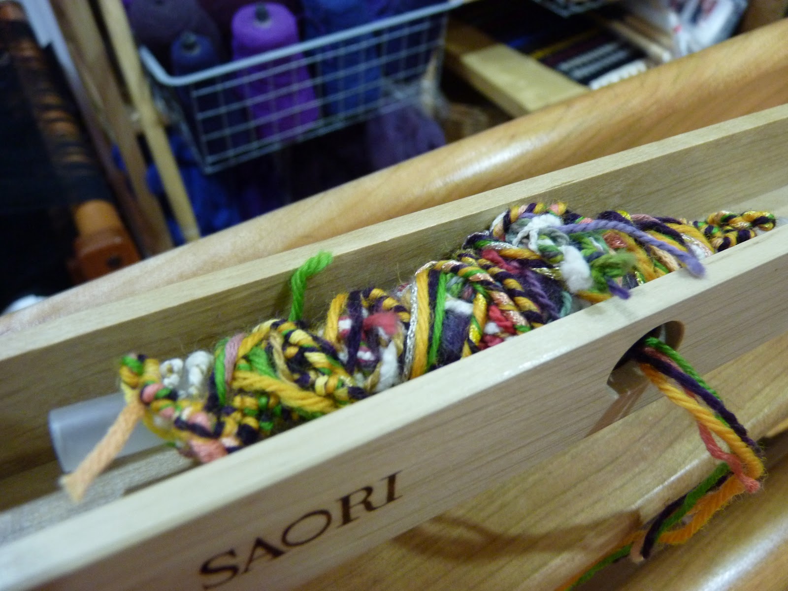 CENTERING WITH FIBER creating yarn on a Saori bobbin winder