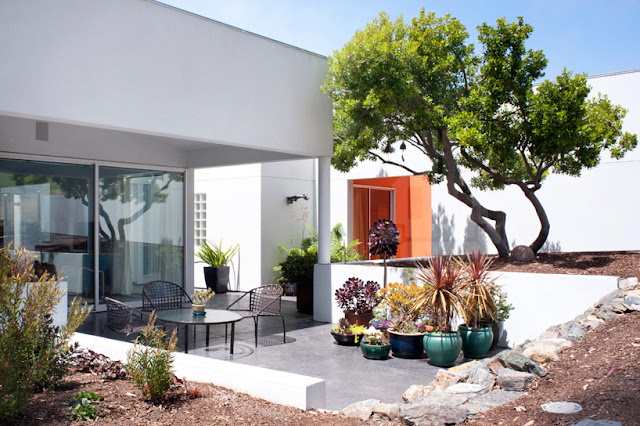 Modernes Case Study Haus kombiniert mit Mid Century Design