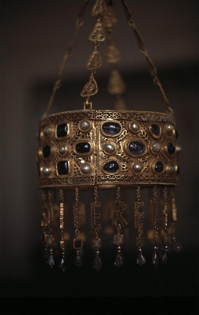 S>C. Recceswinth's 7th c. votive crown + Visigoth trendsetting