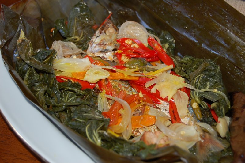 Masak Yuk Pepes Ikan Asin Daun Singkong