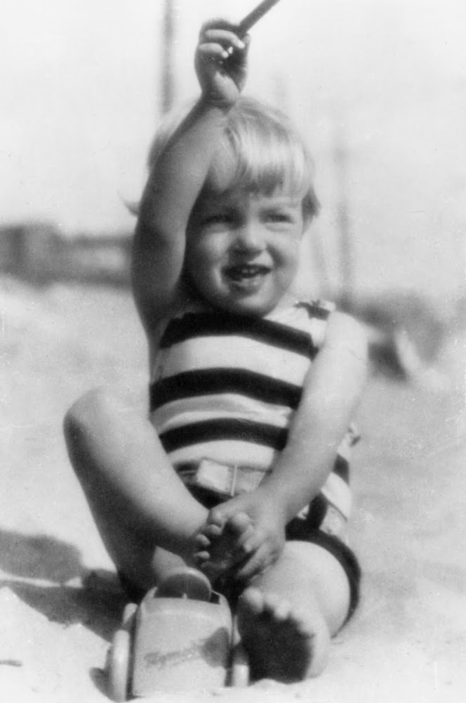 Rare Photos of 3YearOld Norma Jeane (aka Marilyn Monroe) With Her