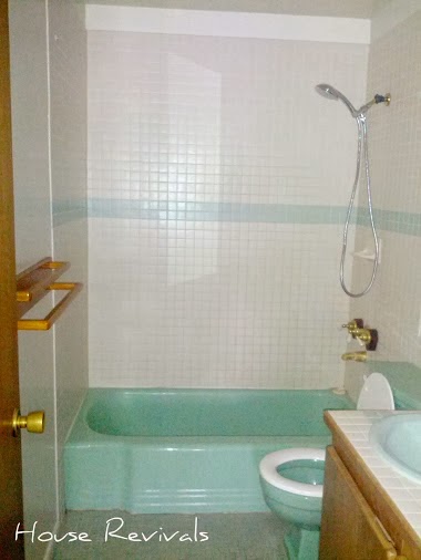 House Revivals Decorating With Colored Bathroom Fixtures