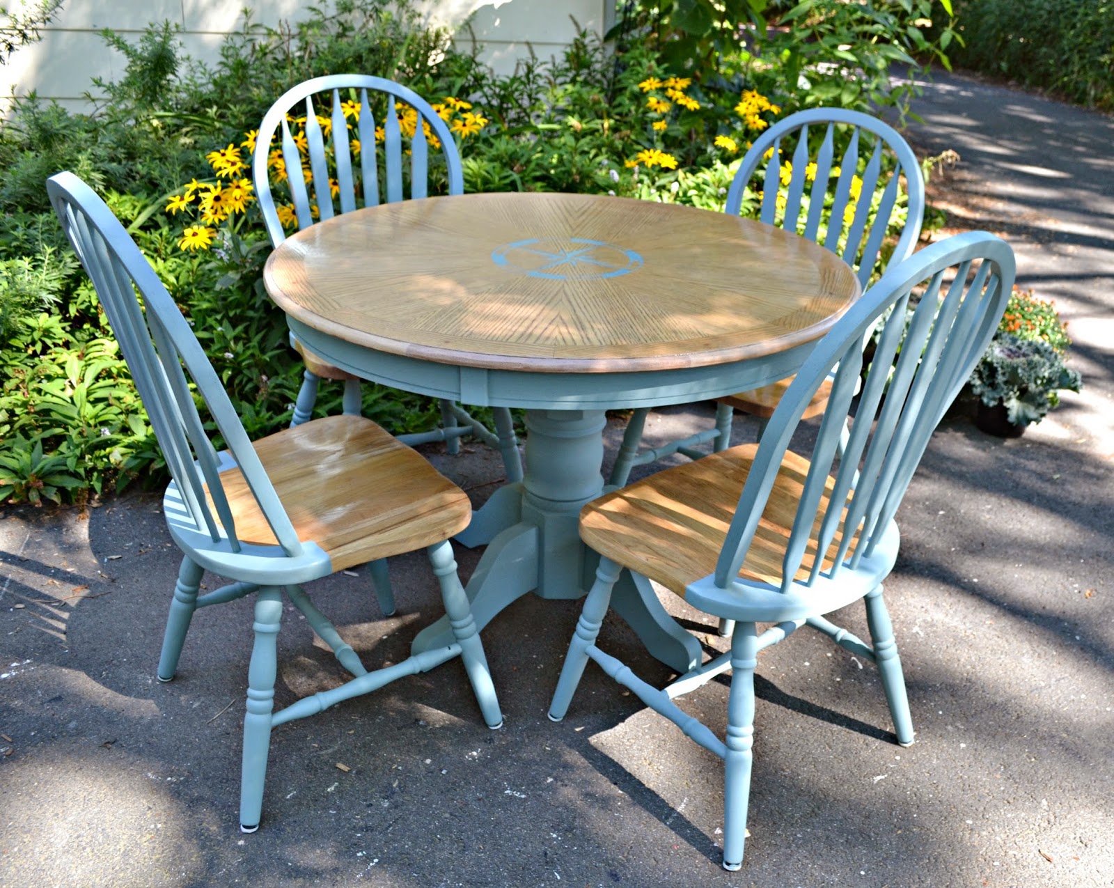 Heir and Space The Compass Dining Set