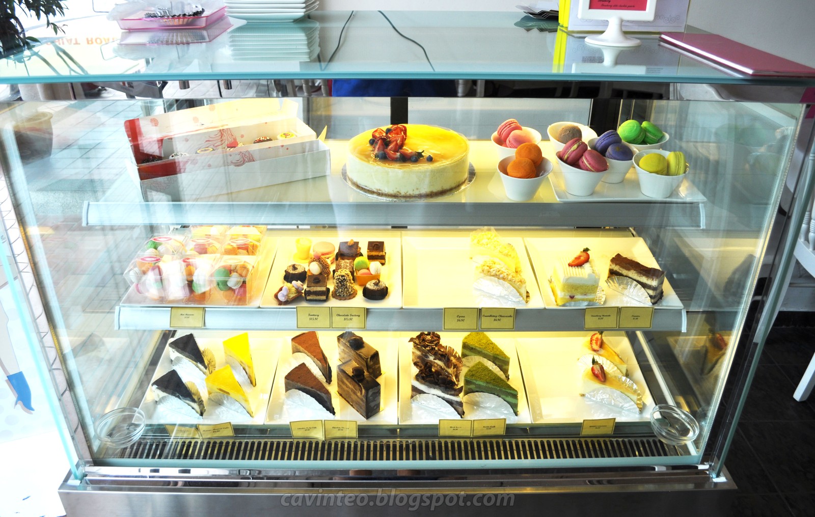 Entree Kibbles Gobi Cafe Disturbingly Delightful Desserts 350 Joo