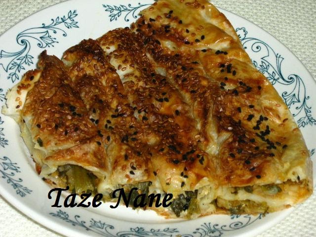 TAZE NANE ISPANAKLI TULUM PEYNİRLİ KOL BÖREĞİ