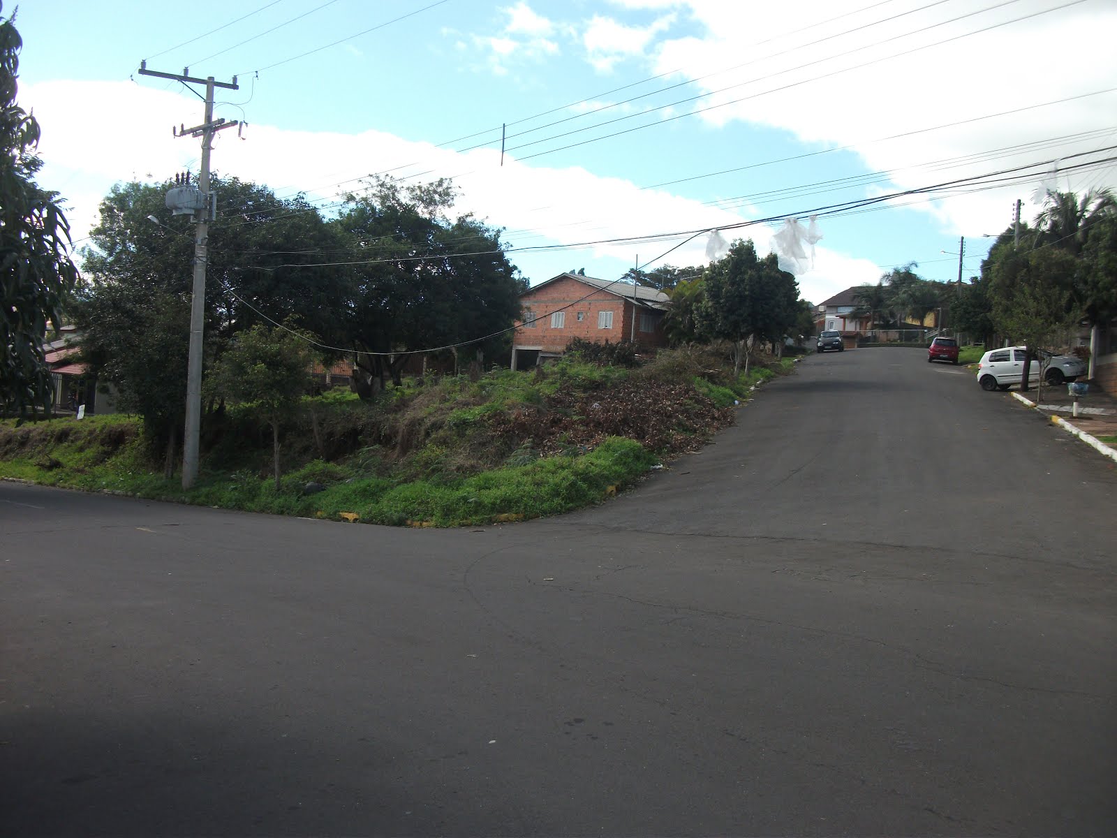 JAIR WINGERT PEDE MELHORIAS NO JARDIM DO SOL