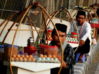 Sejarah Kuliner Khas Betawi (Jakarta)-Kerak Telor