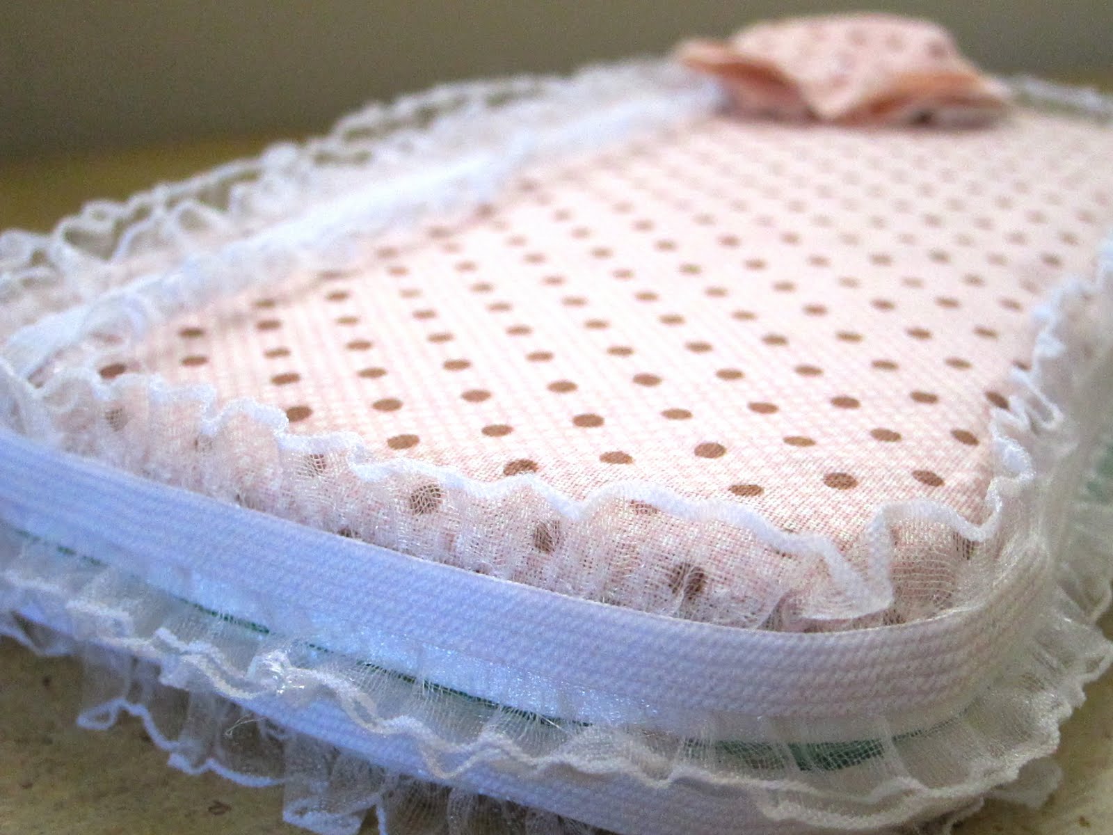 do it yourself divas DIY Baby Wipes Case with Frill
