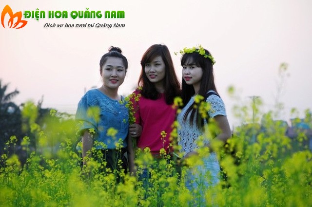 [Image: Tao-dang-voi-gioi-tre-Ha-Thanh-ben-vuon-hoa-cai-3.jpg]