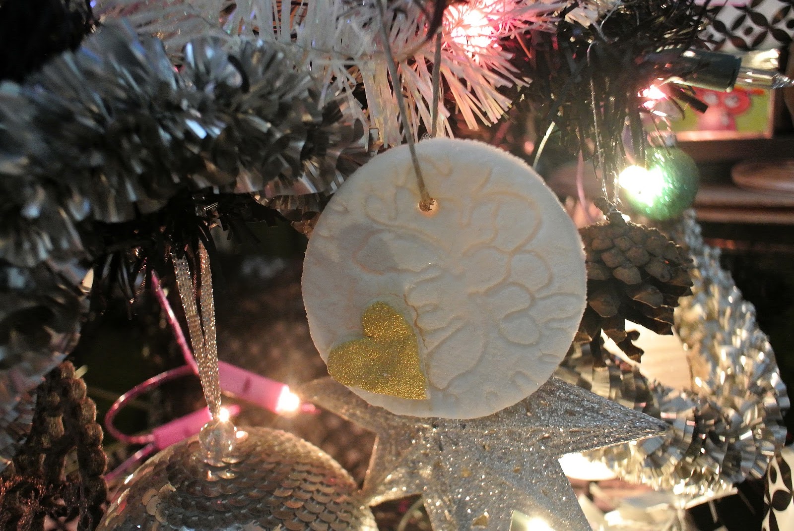 Le blog de Gabrielle Aznar: Décoration de Noël en pâte autodurcissante ♢ DIY  des enfants