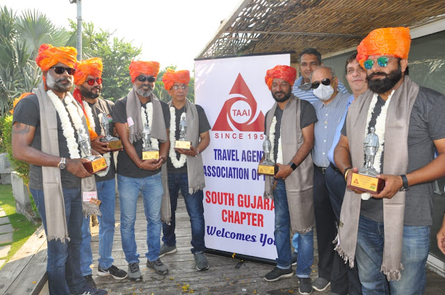 6 members associated with promotion of domestic tourism, tours and travels returned to Surat after 36 days tour to India