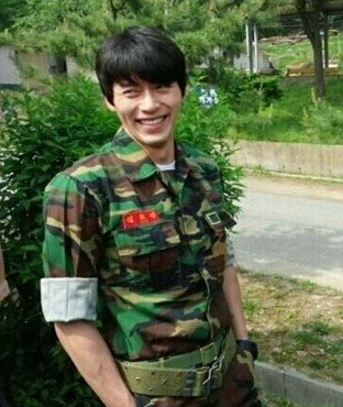 Resultado de imagen para hyunbin servicio militar