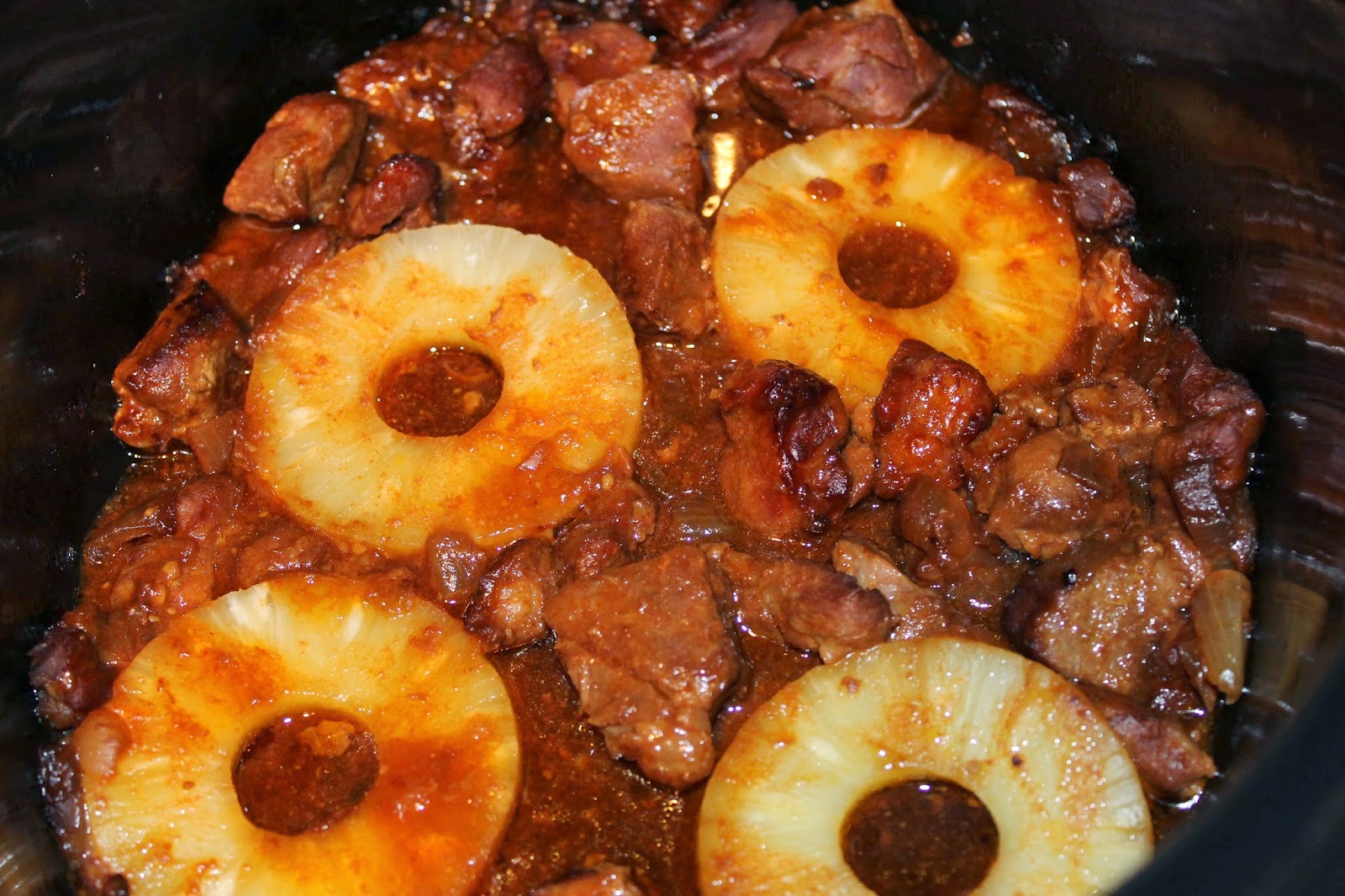 Slow cooker barbecued with pineapple