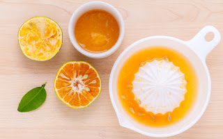 El jugo de mandarina mejora la digestión La mandarina aporta gran cantidad de fibra y vitamina C