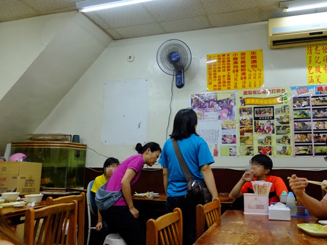 【高雄。三民區】熱河街超有名的"上海生煎包" 【高雄。三民區】熱河街超有名的"上海生煎包"