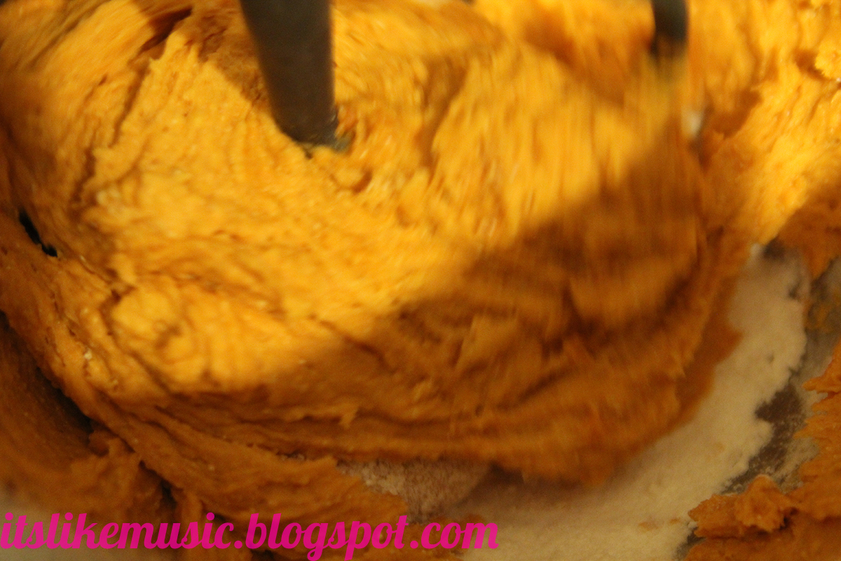 It's Like Music TwoIngredient Pumpkin Cake & A Brown Sugar Apple