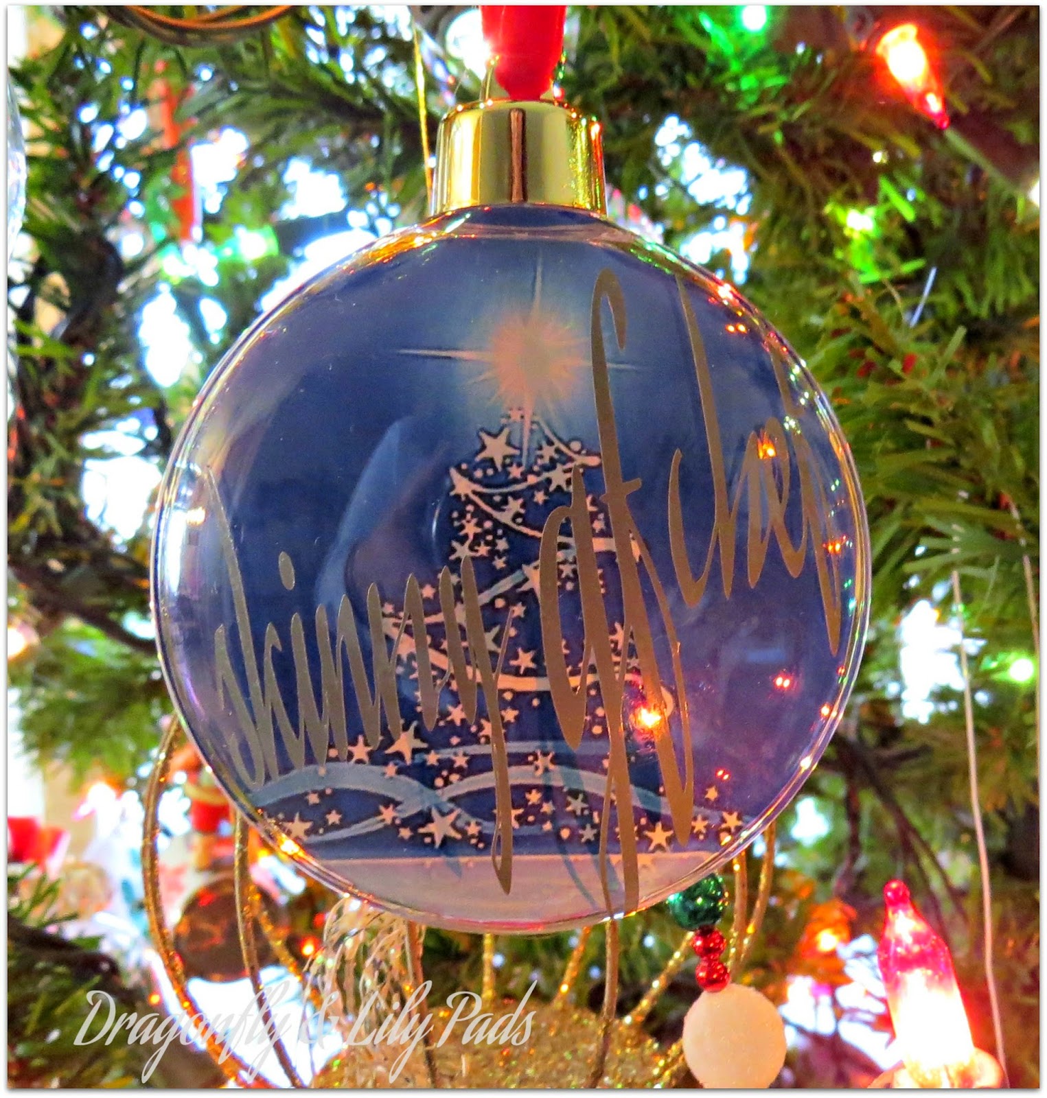The finished pesonlized ornament with the Silhouette Cameo vinyl tutorial