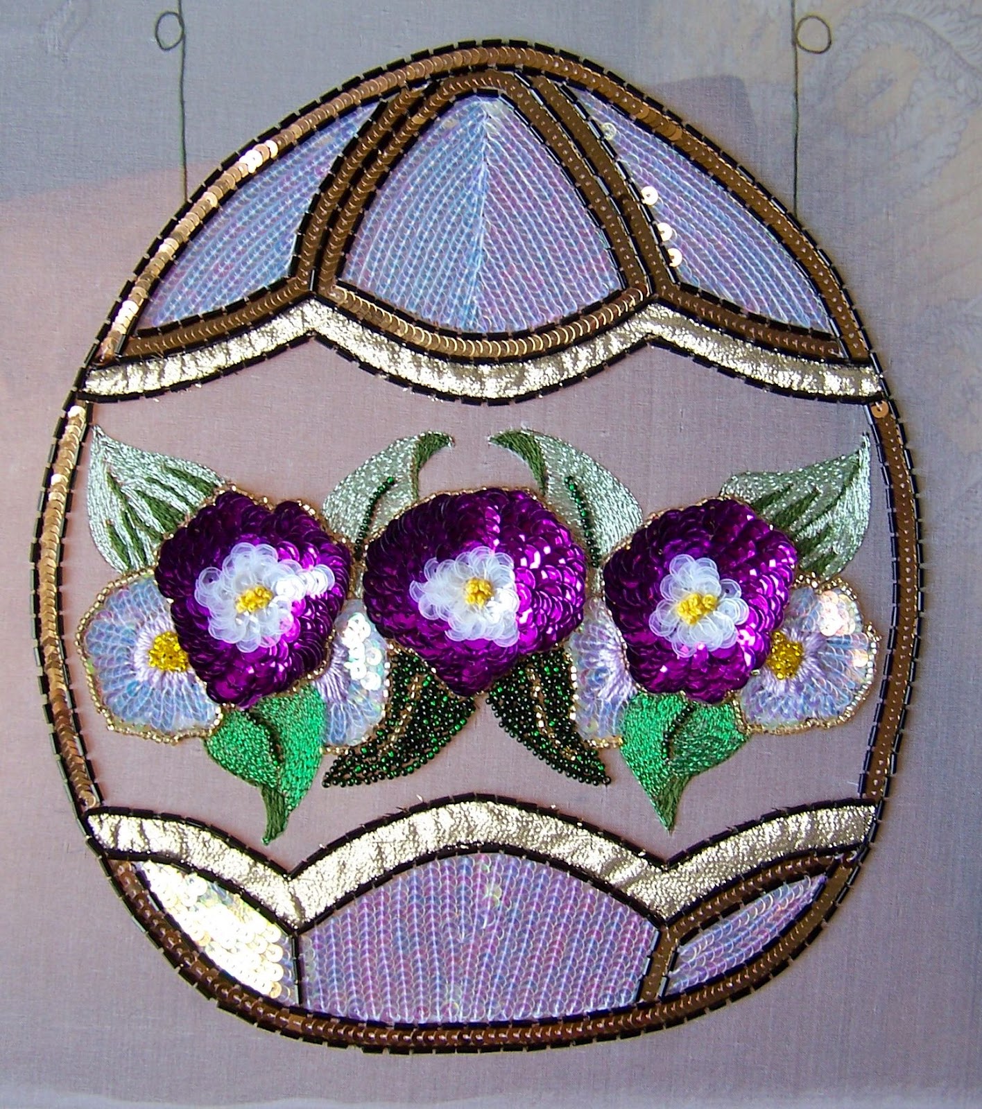 stitching in the pursuit of happiness Ecole Lesage & Luneville