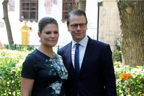 Crown Princess Victoria and Prince Daniel visit Cartagena for an official visit to Colombia,  At the first they the crown princess couple visit the city center of cartagena and visit the harbor.