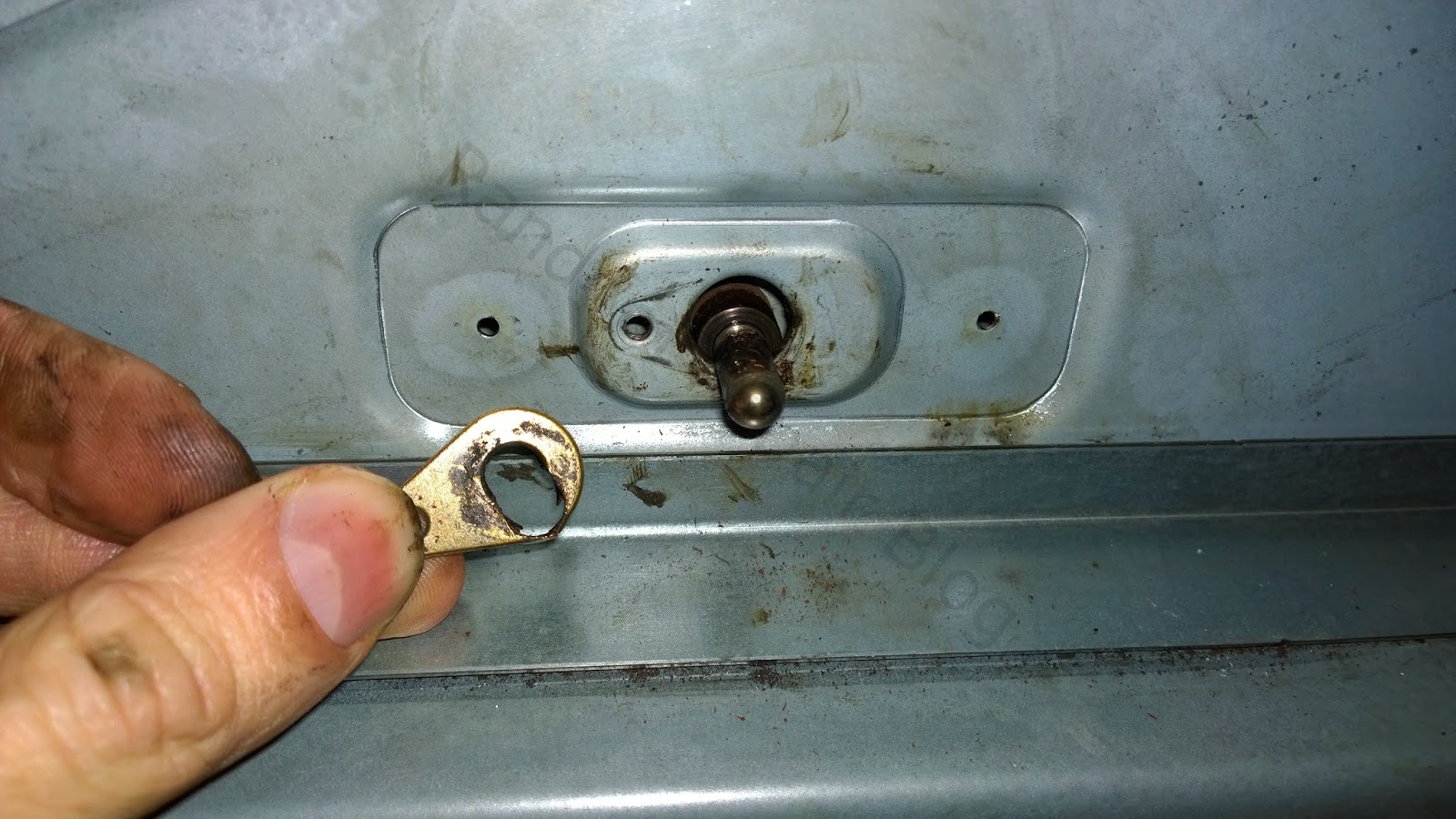 Random Repair Blog Indesit IDV65UK Tumble Dryer Squeaking Repair