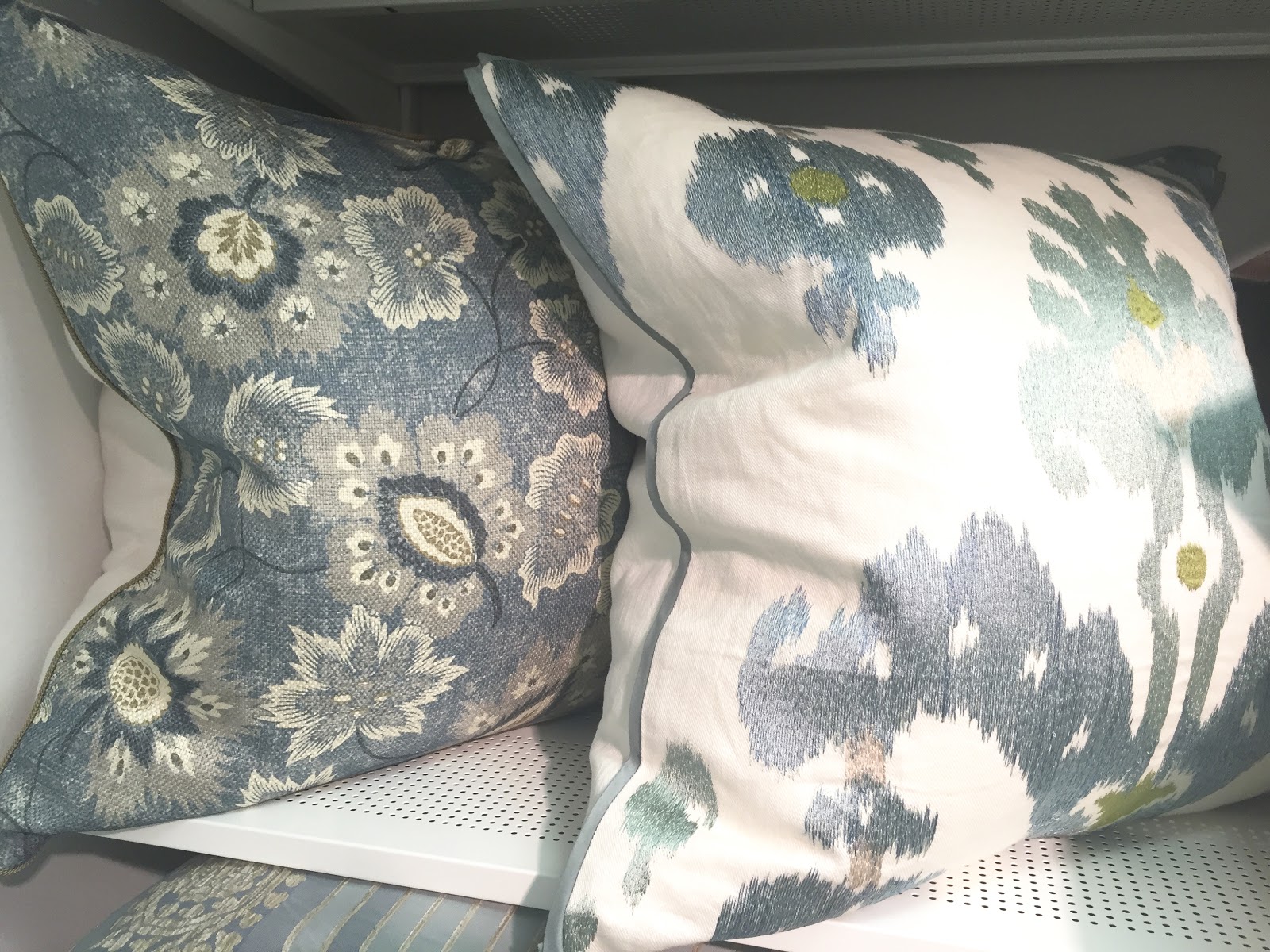 SIMPLY PILLOWS design indulgence