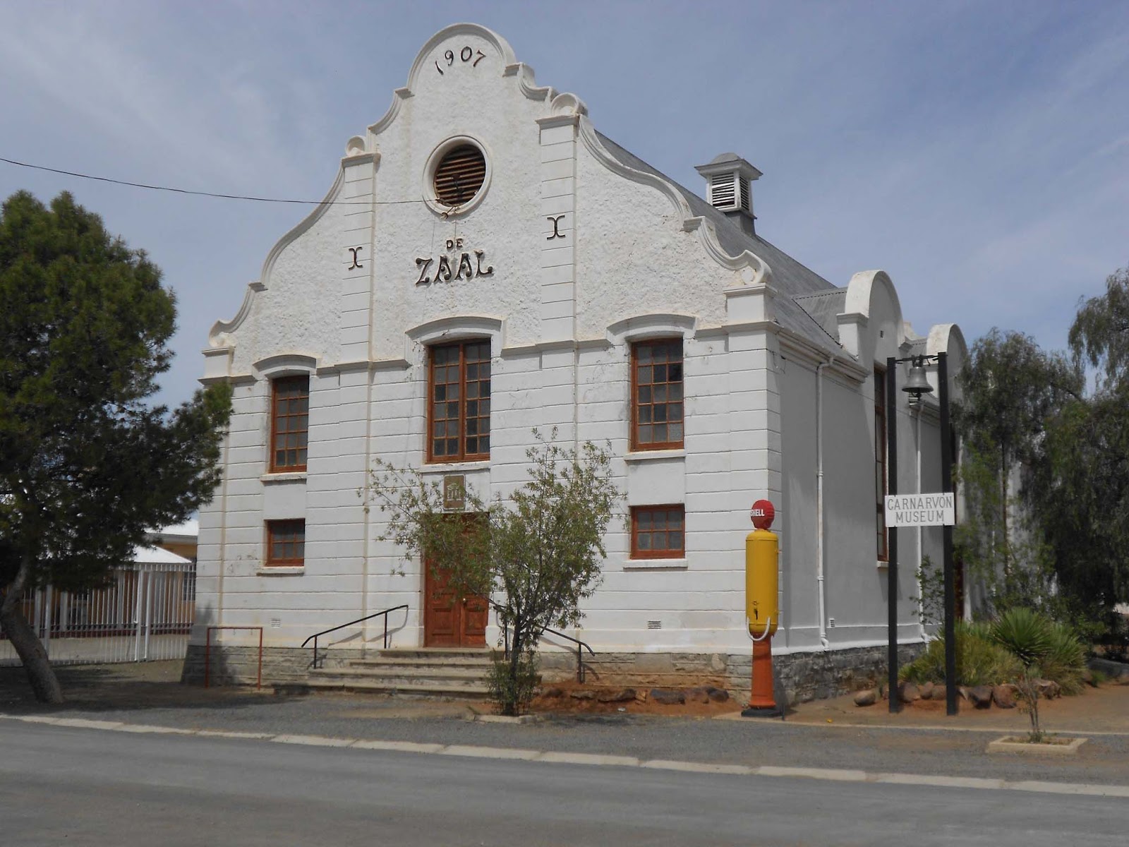 Carnarvon Corbelled Houses and a Monument