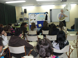 ACTIVIDAD MUSICAL E INTERCULTURAL EN EL IES ALBAYTAR VISITA DEL PROFESOR DE MÚSICA JONÁS MOLBECK,