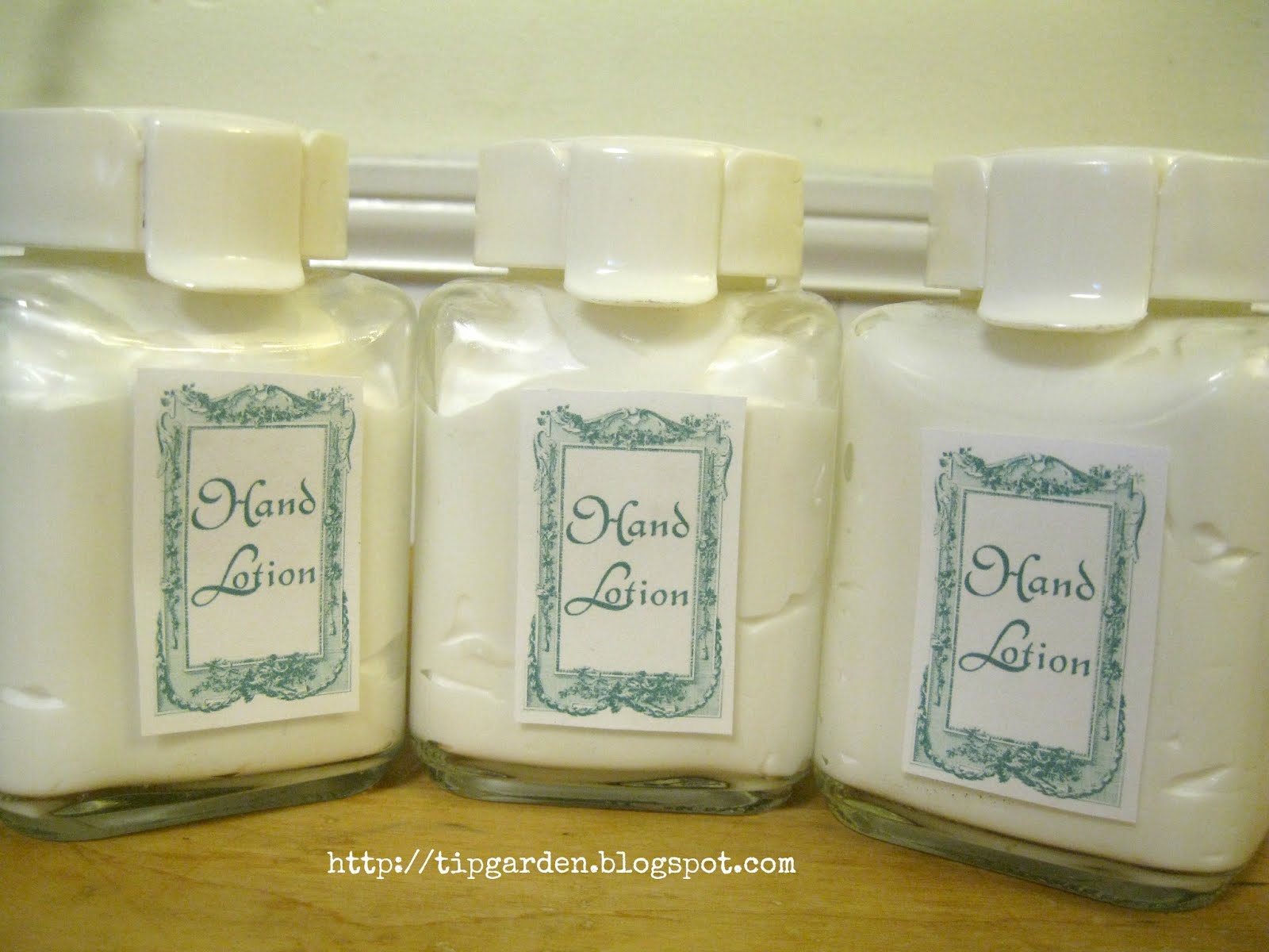 TIP GARDEN Make Your Own Moisturizing Hand Cream