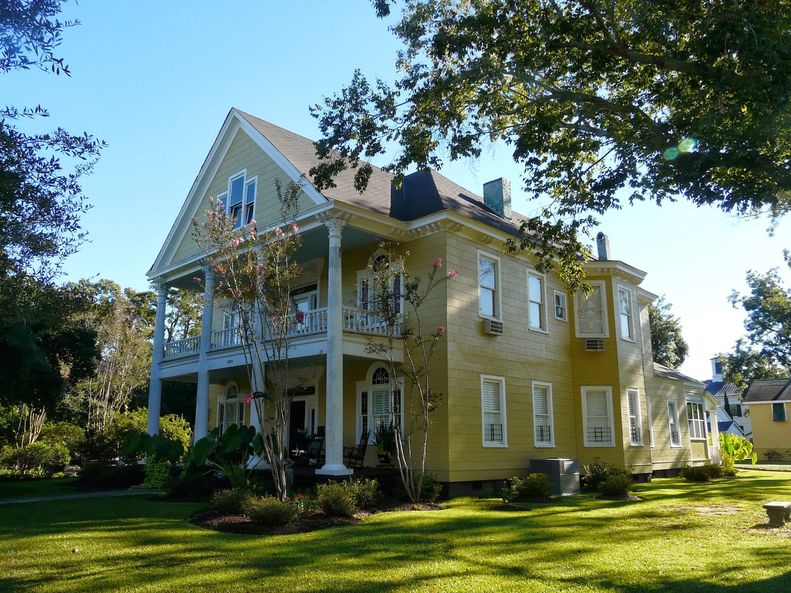 VIVA LA VITA Antebellum architecture at the Mississippi river
