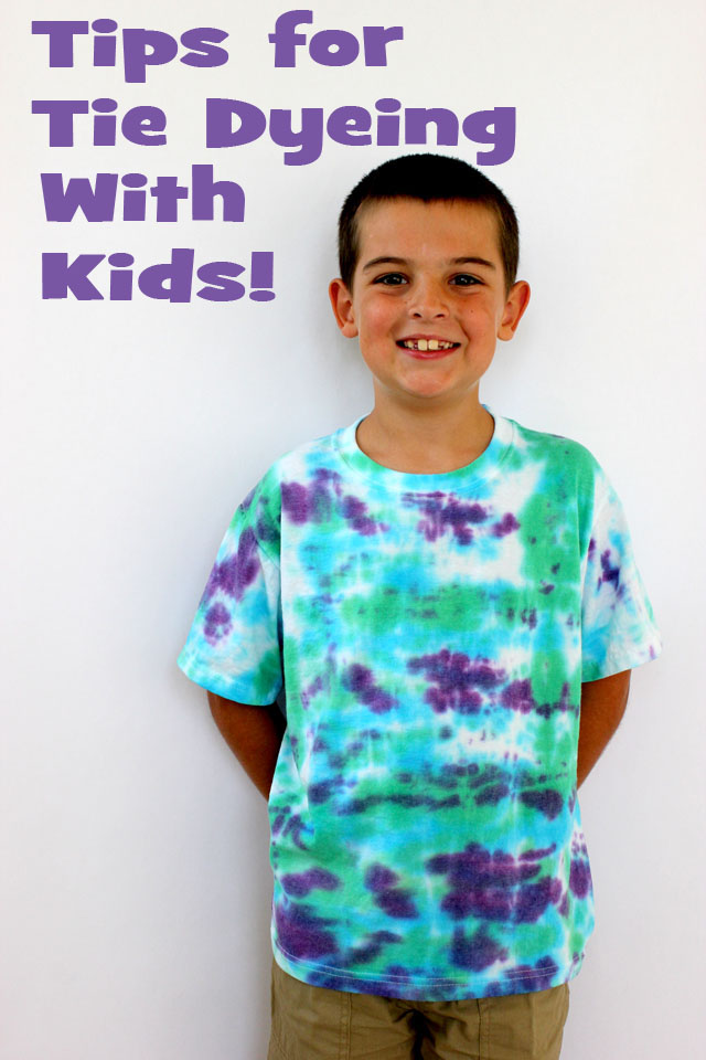 Tips for Tie Dying with Kids #kidscraft #kidsactivity #kids #summer #crafts #diy