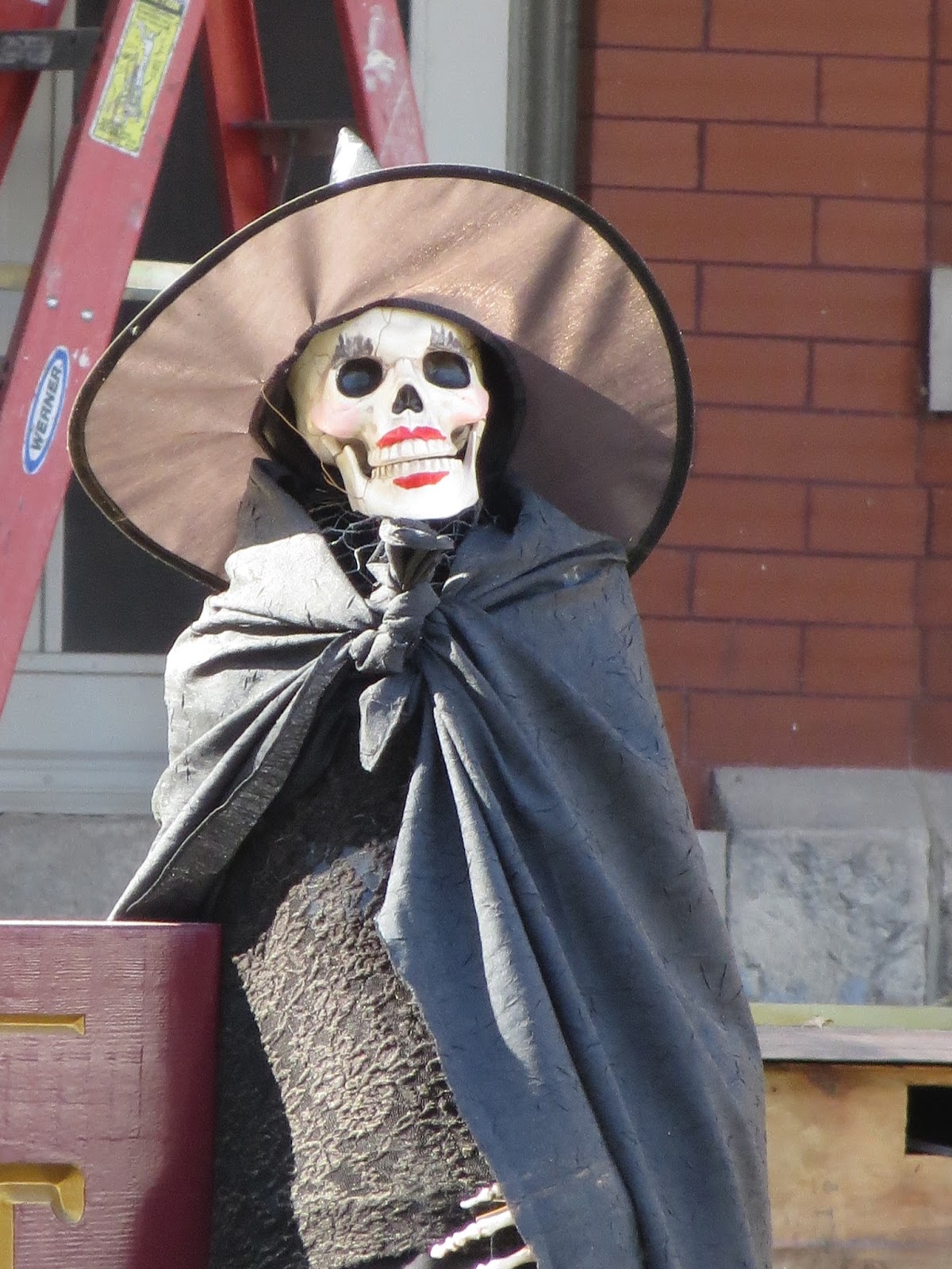 Justine's Halloween A little extra Halloween in Cedarburg