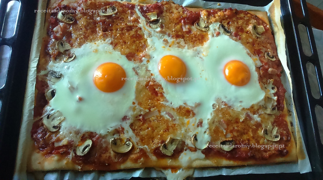 Pizza rápida à bolonhesa e ovo